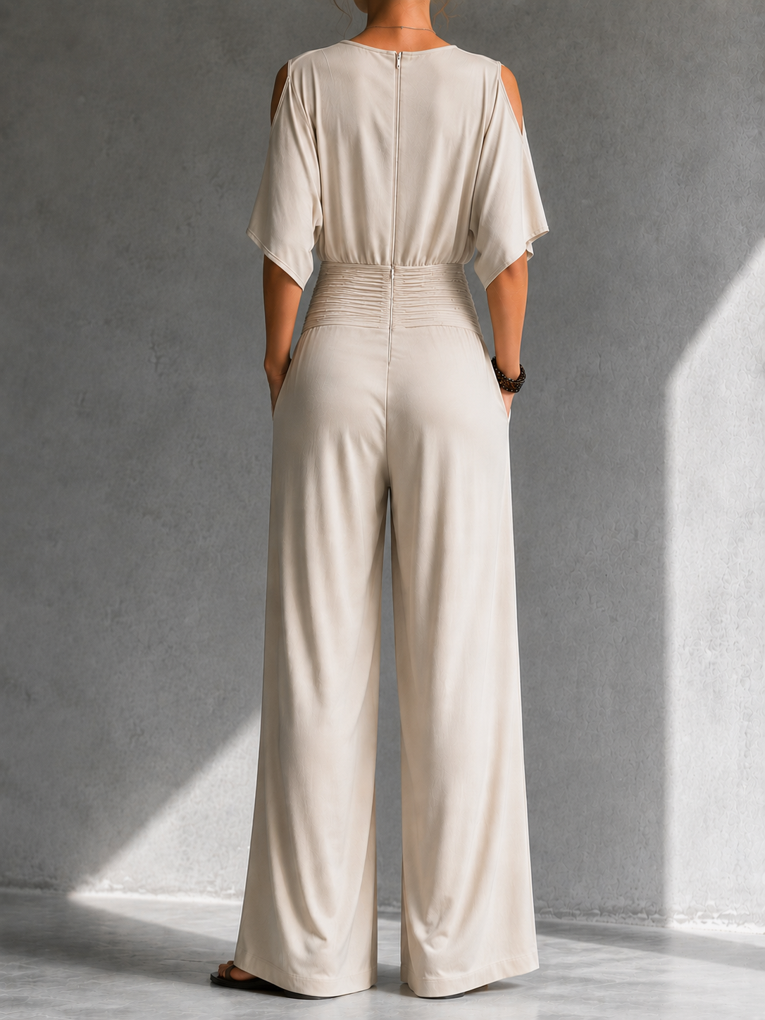 Alia | Look elegante con efecto cartera y pantalones de pierna ancha