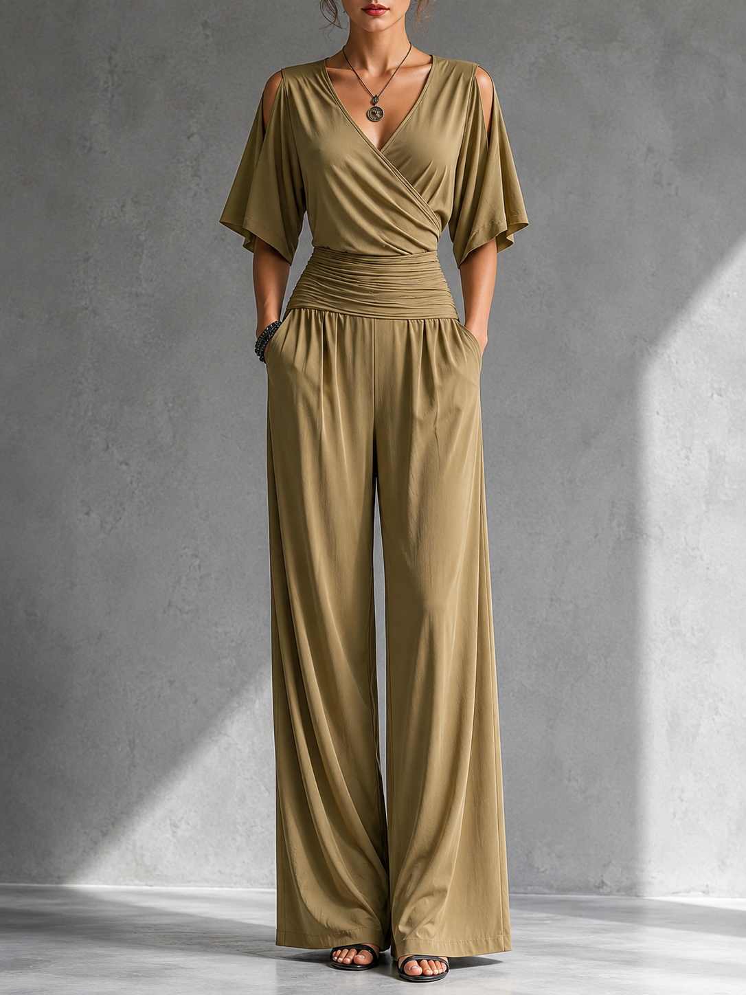 Alia | Look elegante con efecto cartera y pantalones de pierna ancha