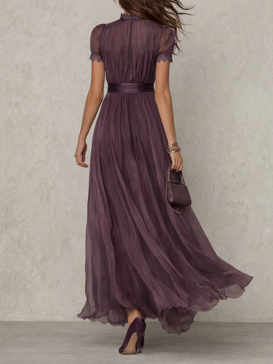 Flavia - Vestido largo morado con escote en lágrima y borde de encaje de chifón