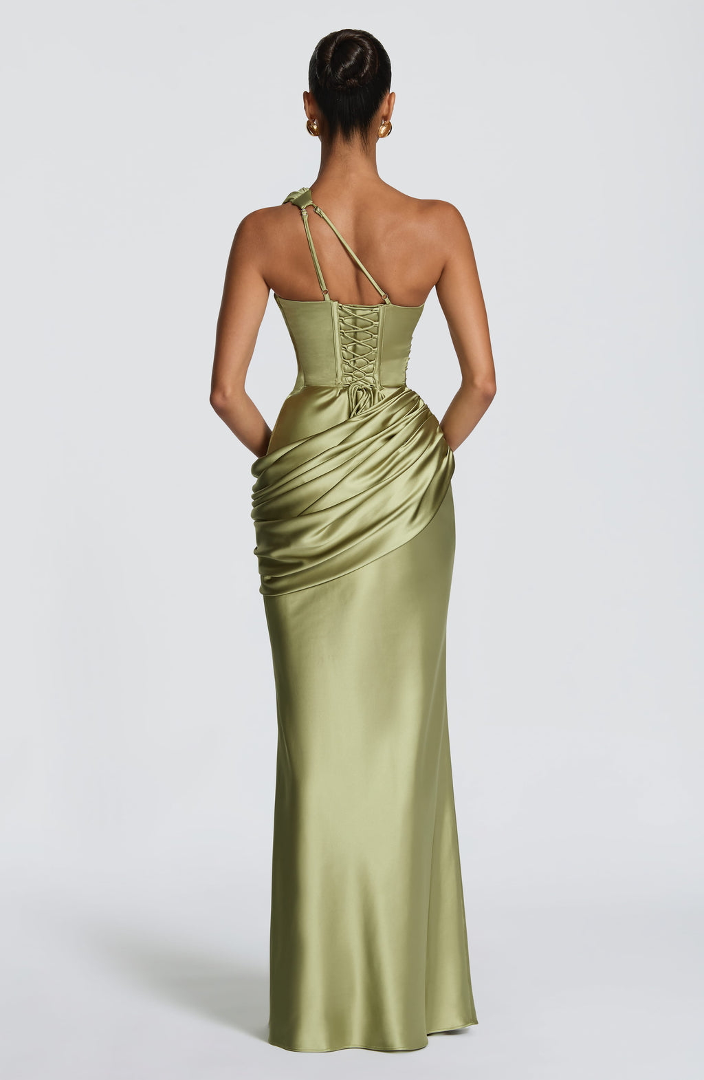 Vestido Maxi Emina en oliva claro - Elegancia fluida y sin esfuerzo