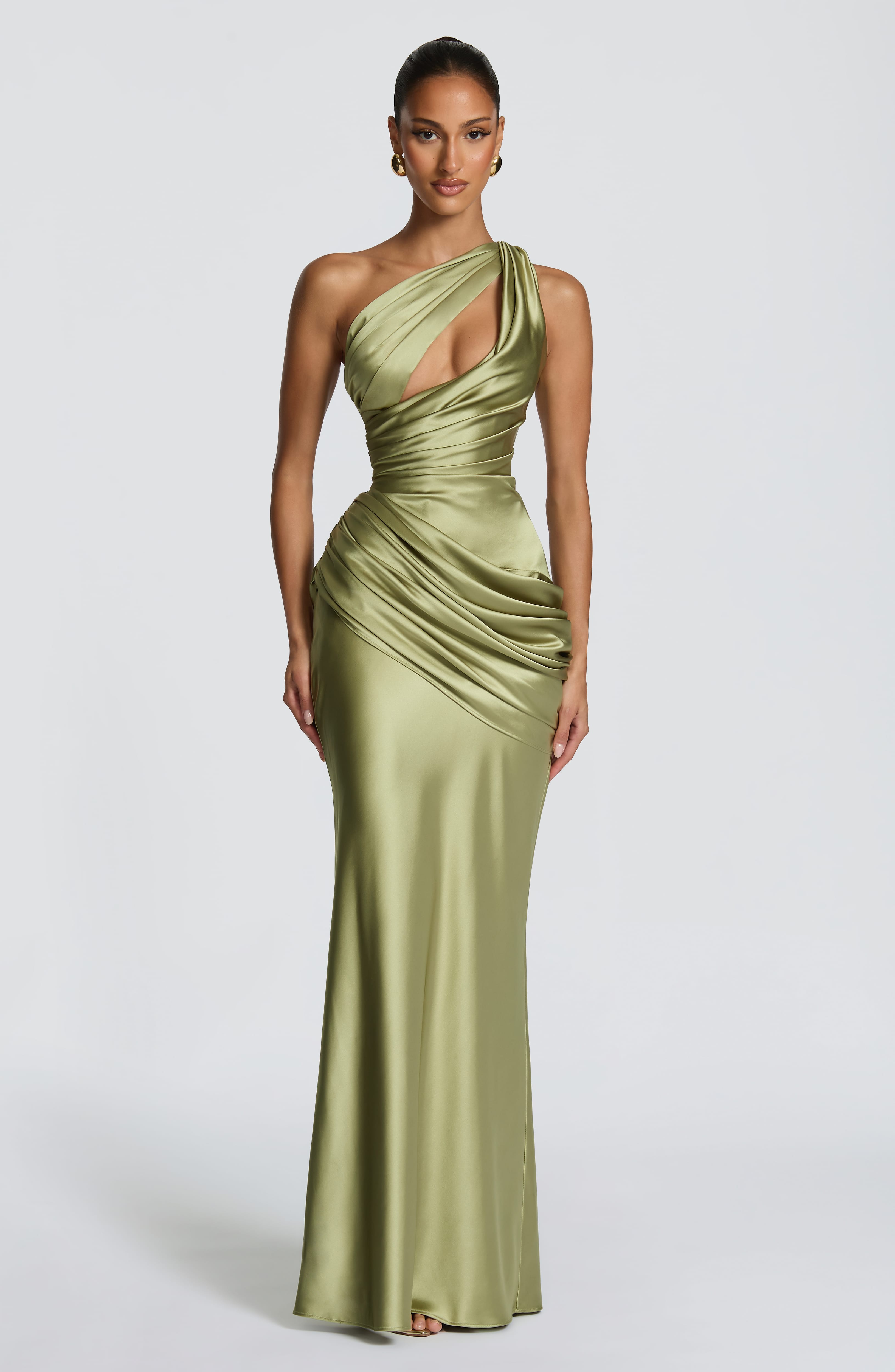 Vestido Maxi Emina en oliva claro - Elegancia fluida y sin esfuerzo