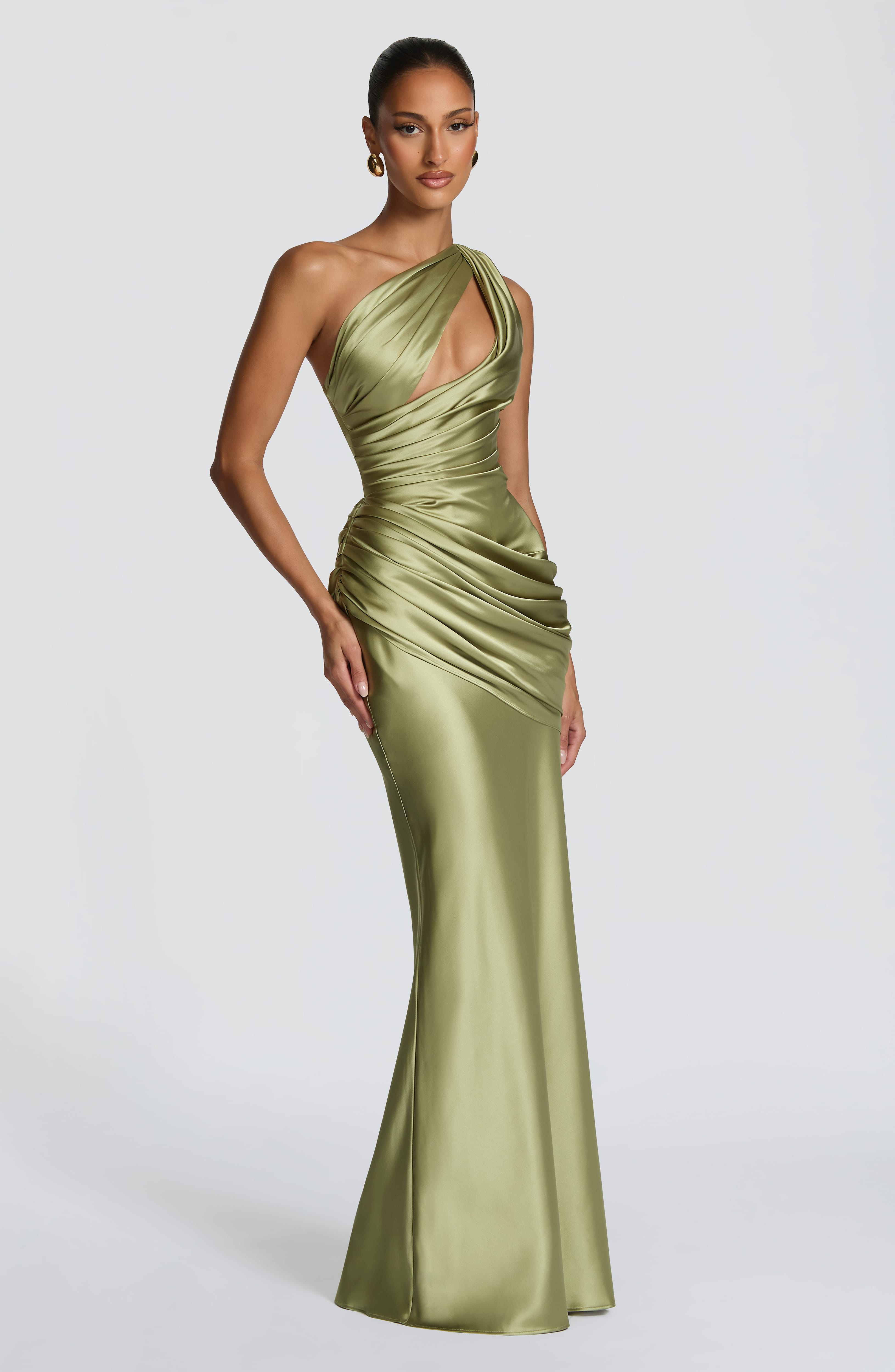 Vestido Maxi Emina en oliva claro - Elegancia fluida y sin esfuerzo