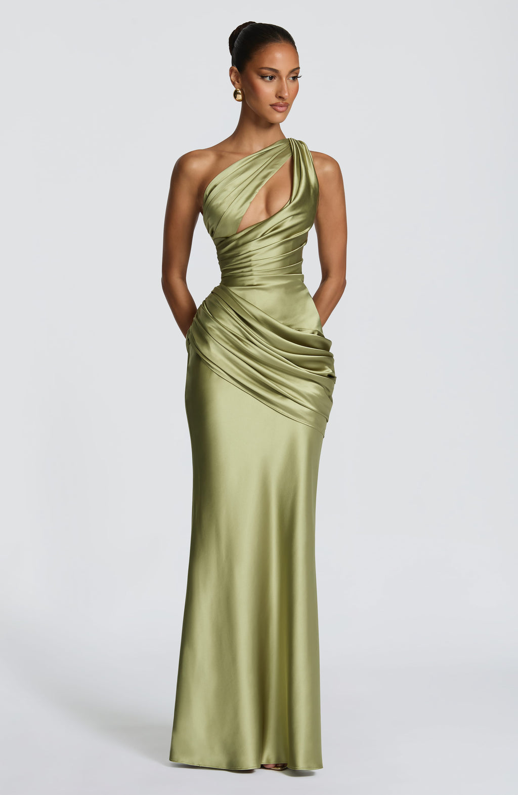 Vestido Maxi Emina en oliva claro - Elegancia fluida y sin esfuerzo